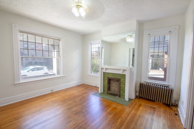 Building Photo - 439 Franklin Ave Unit 1