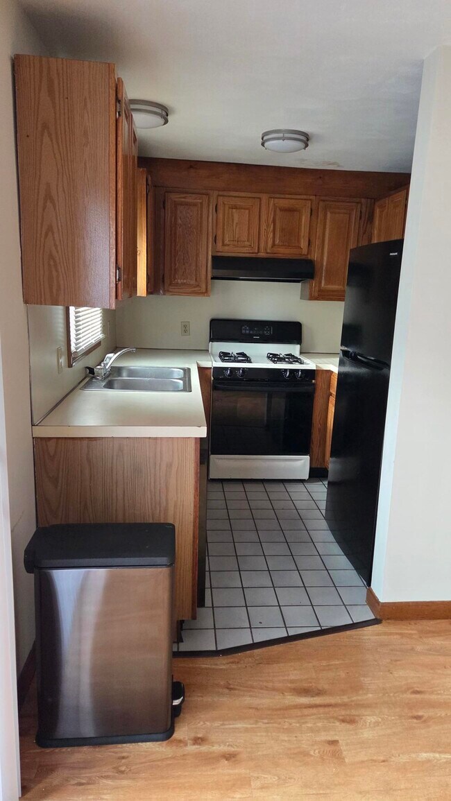 Photo - 1143 Main Ave
