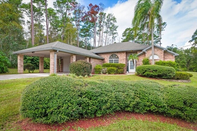 Photo - Beautiful 4BR Home with Fireplace, Screene...