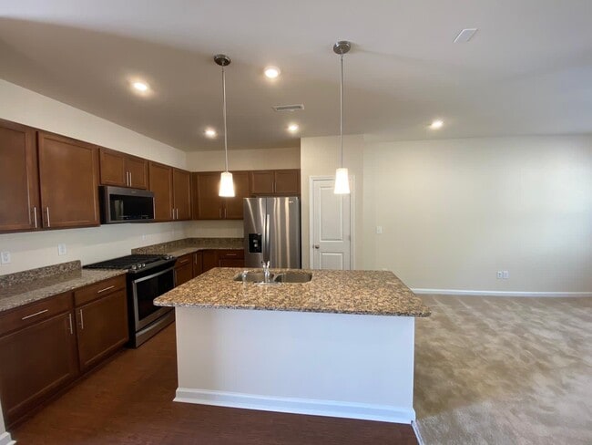 Photo - 317 White Oak Ridge Dr