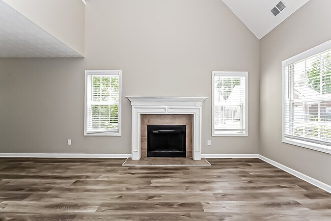 Photo - 216 Rivergate Ct