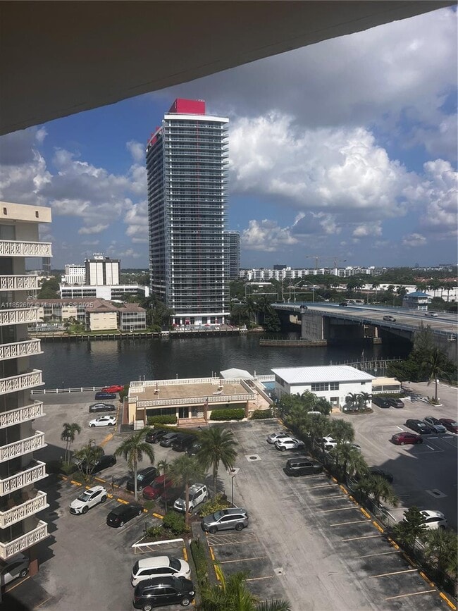 Building Photo - 1825 S Ocean Dr Unit 1007 Rental