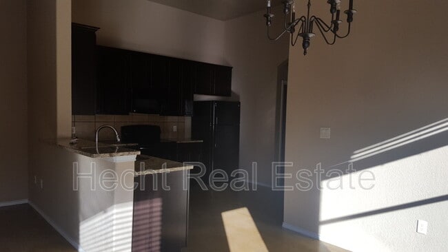 Photo - 1043 Carolyn Cove