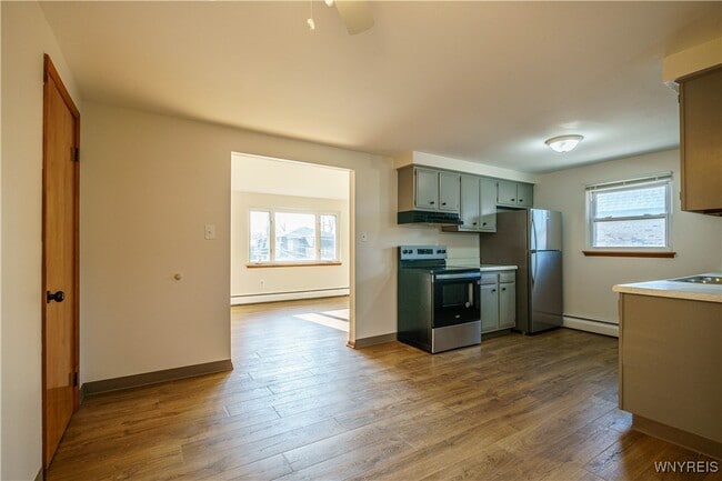 Photo - 185 Mead St