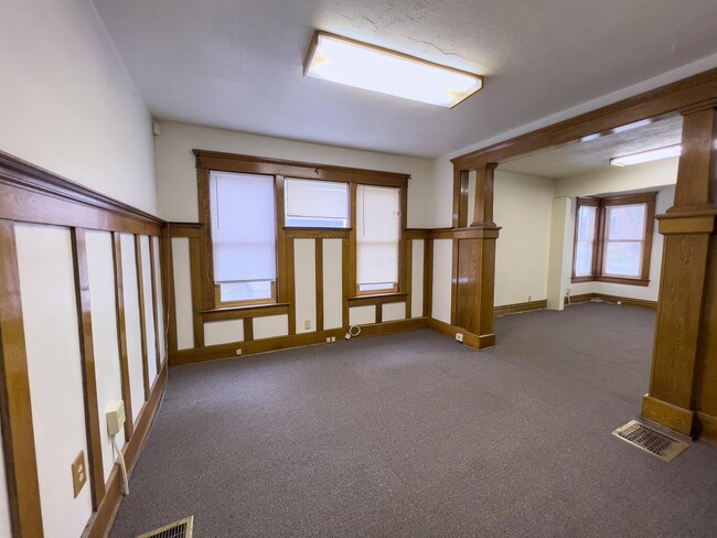 Photo - 921 Linden Grove Ave