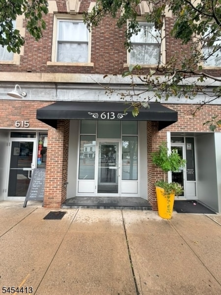 Building Photo - 613 Bloomfield Ave Unit 6