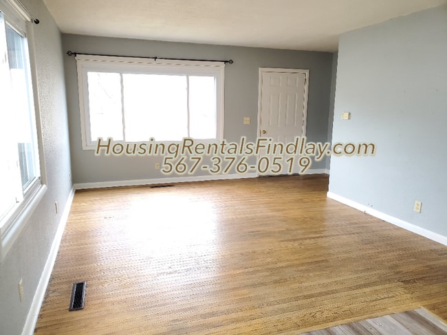 Photo - 827 Bernard Ave