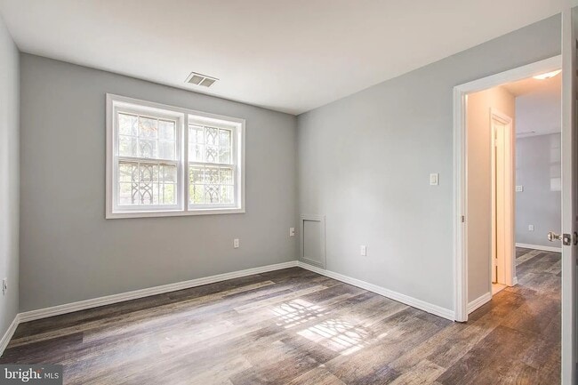 Bedroom - 732 5th St SE Unit #1