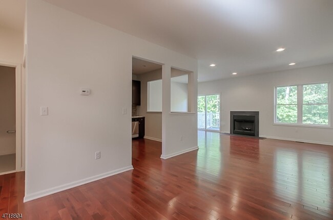 Photo - 15 DeCroce Ct