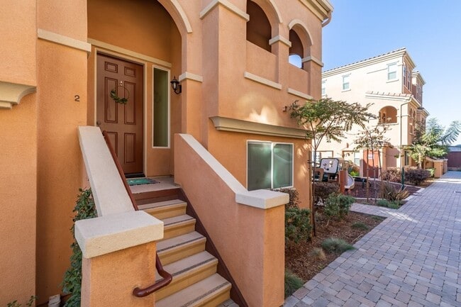 Chula Vista - Adorable 3 Bedroom 3 Bath To... - Chula Vista - Adorable 3 Bedroom 3 Bath To... Townhome