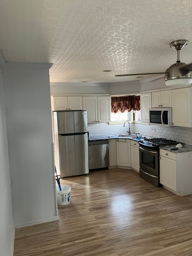 Building Photo - 43 Sycamore St Unit 1 Rental