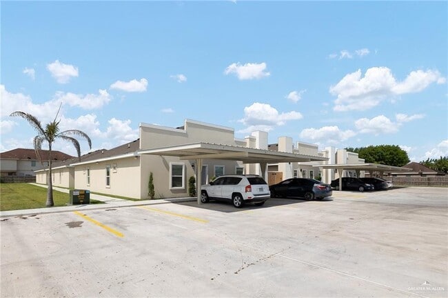 1601 W Hyatt Ave Unit 18