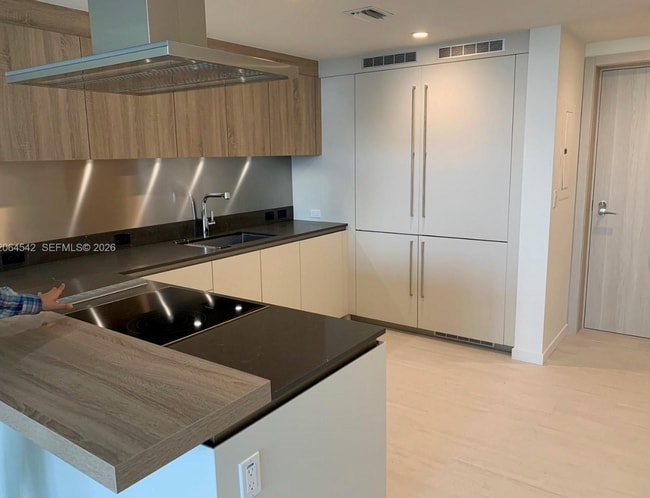 Photo - 1000 Brickell Plz
