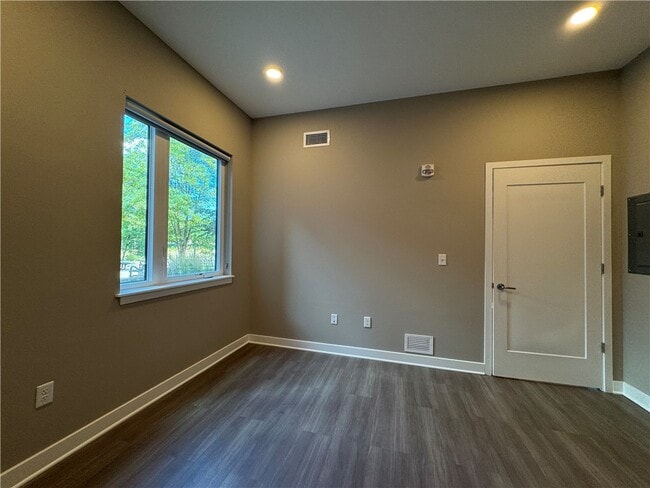 Photo - 625 S Goodman St