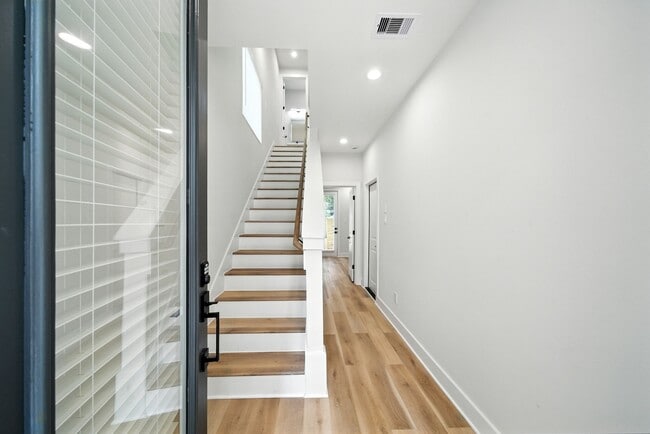 Photo - 2306 Hoskins Dr