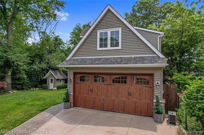 Photo - 2120 Buckingham Ave