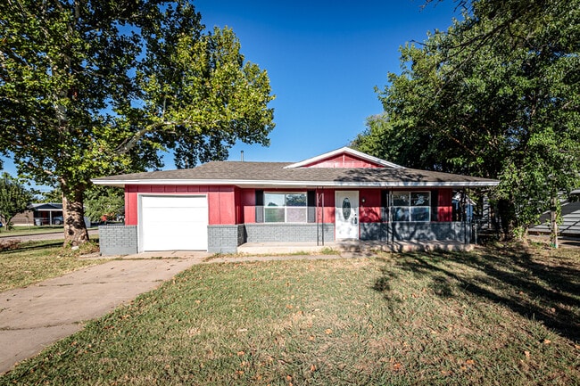 Building Photo - 3015 NE Pioneer Blvd Rental