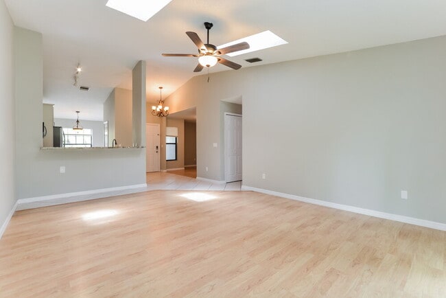 Photo - 1058 Dees Dr