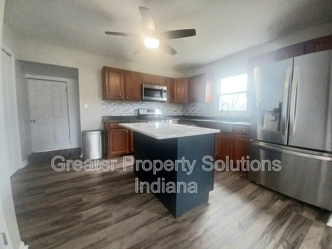 Photo - 311 Maple St