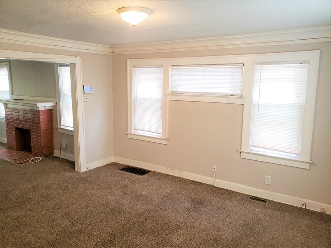 Photo - 5524 Woodland Ave