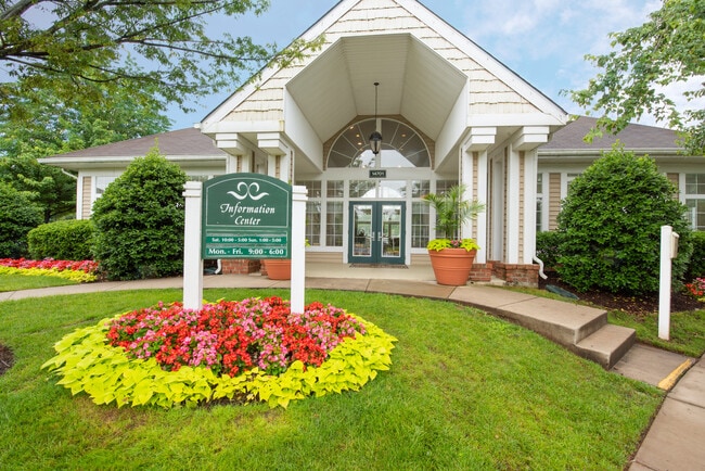 Somerset Pointe Apartments