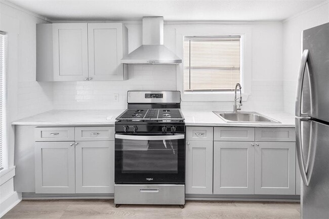 Photo - 1911 Benson St