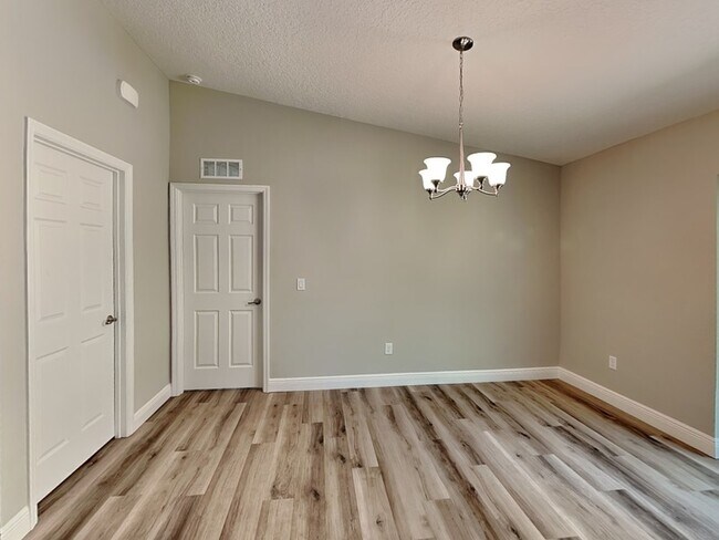 Photo - 1866 W Hialeah Dr