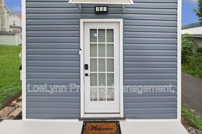Photo - 14210 Temple St