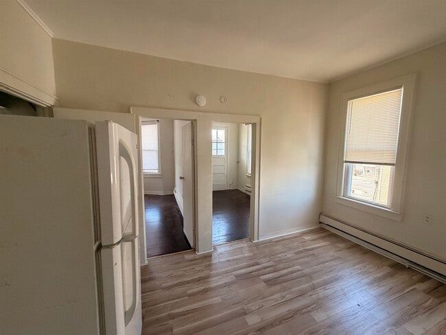 Photo - 133 W 20th St Unit Apt 3