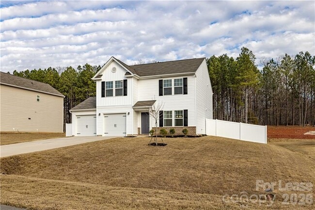 Photo - 824 Yorkshire Dr