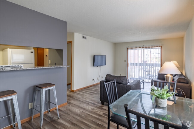 4BR, 2BA - 910SF