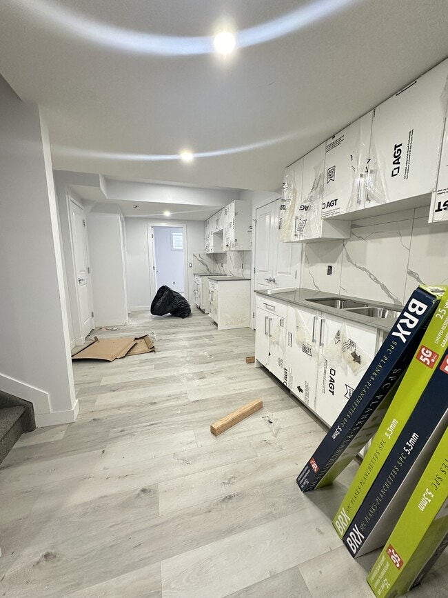 Building Photo - 1460-1422 22 St NW