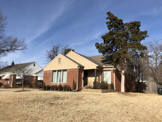 Photo - Updated Florence Park South Bungalow! 2 Bed, 1 Bath - Open Floorplan!