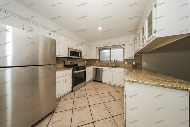 Photo - 608 Westridge Ct