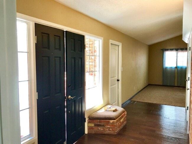 Building Photo - 4917 NW 29th St Rental