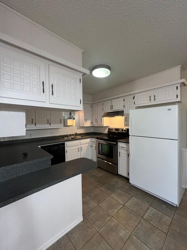 Photo - 7001 Geneva Ave