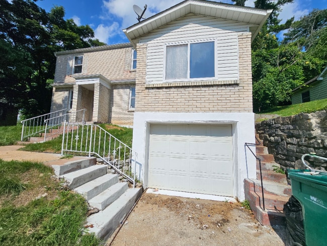 Building Photo - 8919 Hillslope Dr Rental
