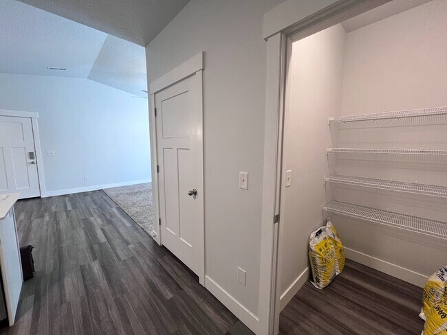 Photo - 338 W 410 N St