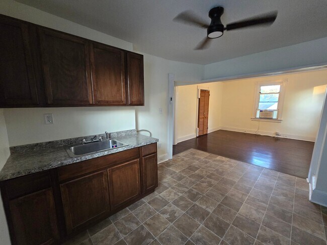 Photo - 2903 Evergreen Ave Unit 2