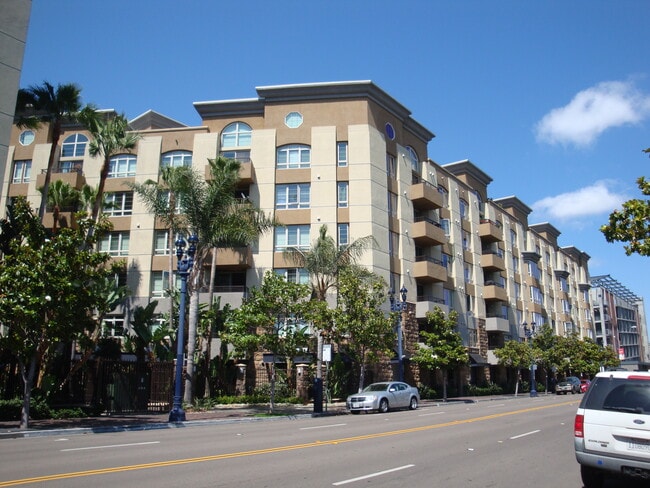 Building Photo - 1465 C St Unit Union Square Condos