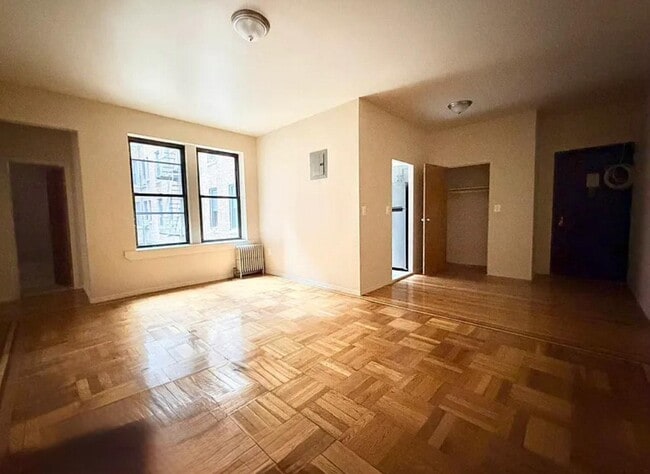 Photo - 215 E 95th St