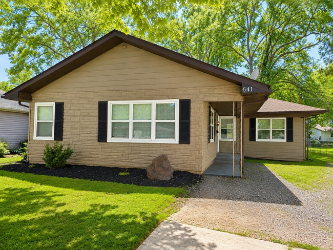 Building Photo - 641 N 38th St