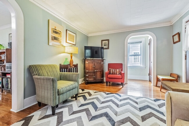 60 Avon Pl