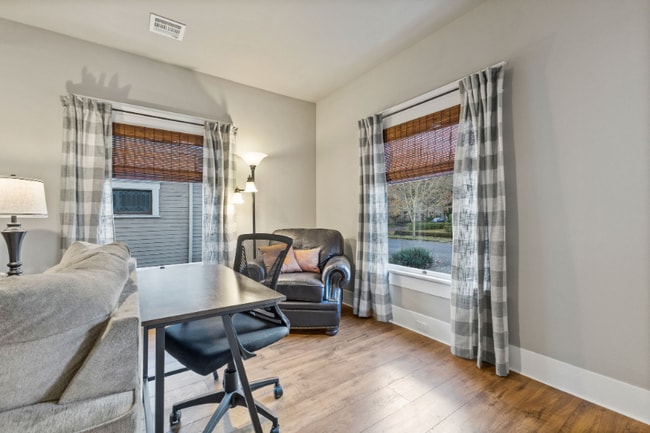 Photo - 925 SW Walnut St