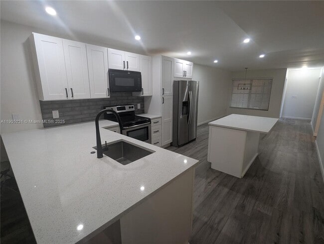 Building Photo - 5904 S Rue Rd