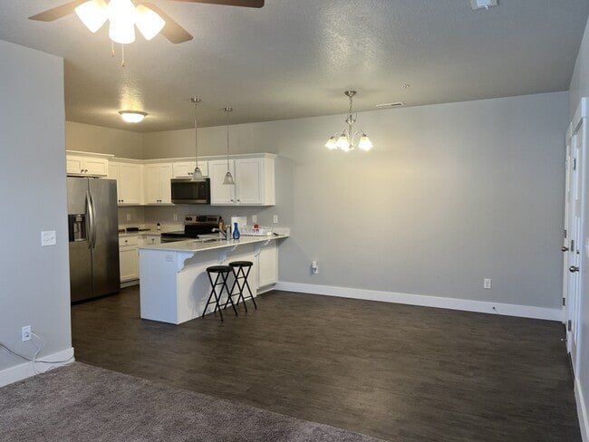 Photo - 371 W 785 N