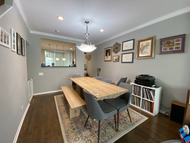 Photo - 2700 N Seminary Ave