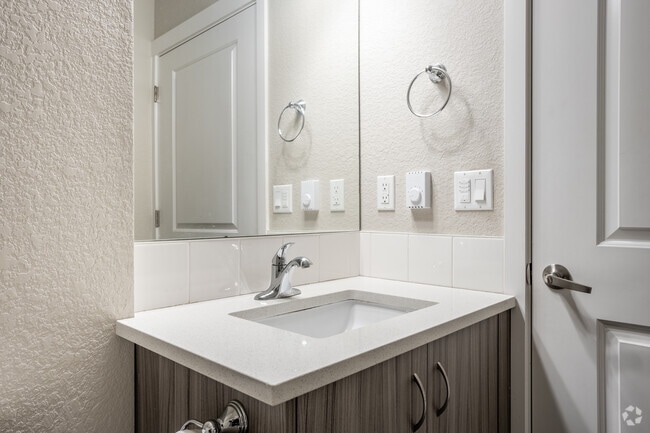 1 habitación, 1 baño: 594 pies cuadrados - Insley Apartments