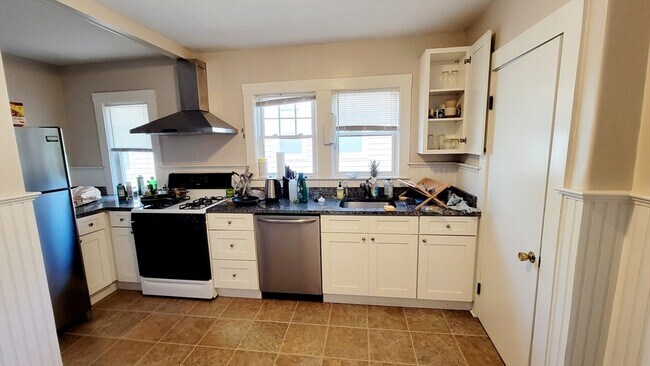 Photo - 158 W Adams St Unit 3