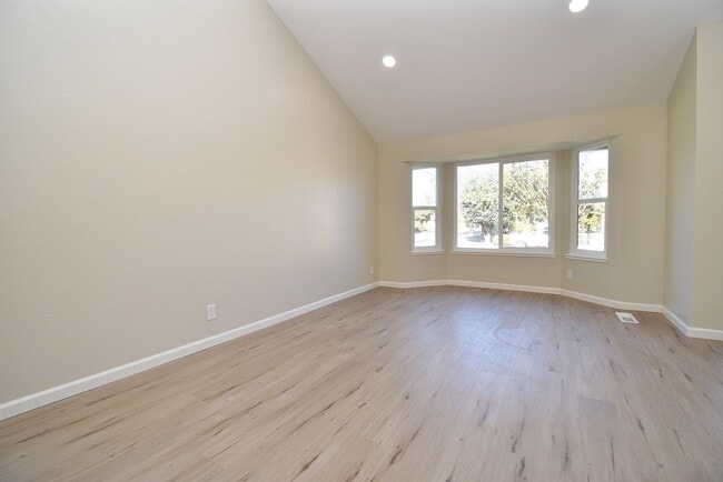 Photo - COMING SOON | $4,090 / 4 BR - GORGEOUS REMODELED PARKMONT HOME IN CENTRAL FREMONT